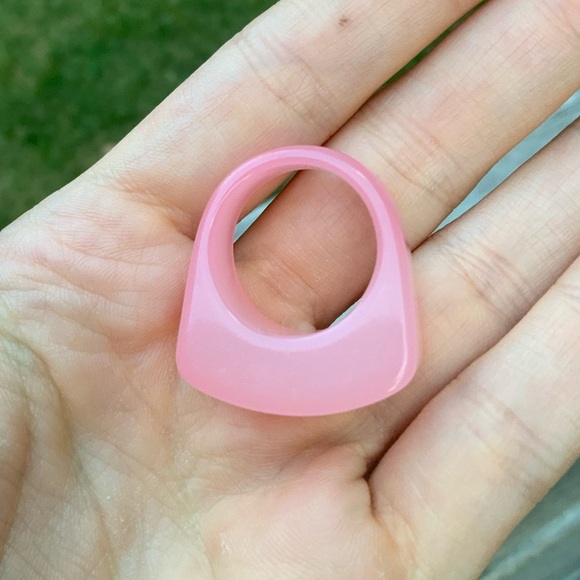 Vintage 90’S Y2K Chunky Pink Plastic lucid Rings Women’s X 2 LIKE NEW CONDITION - Picture 10 of 14